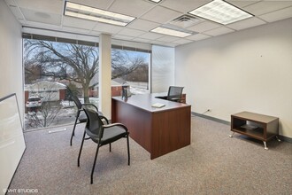 7101 N Cicero Ave, Lincolnwood, IL for lease Interior Photo- Image 2 of 10