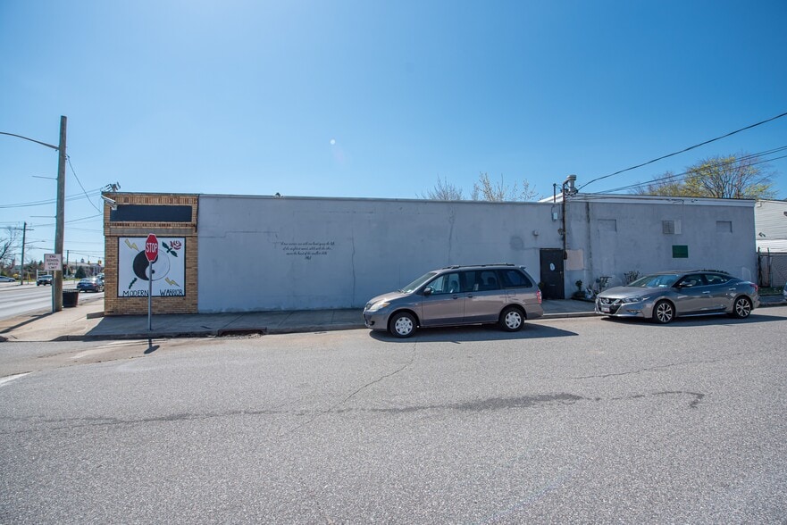 711-715 N Wellwood Ave, Lindenhurst, NY for sale - Building Photo - Image 2 of 9