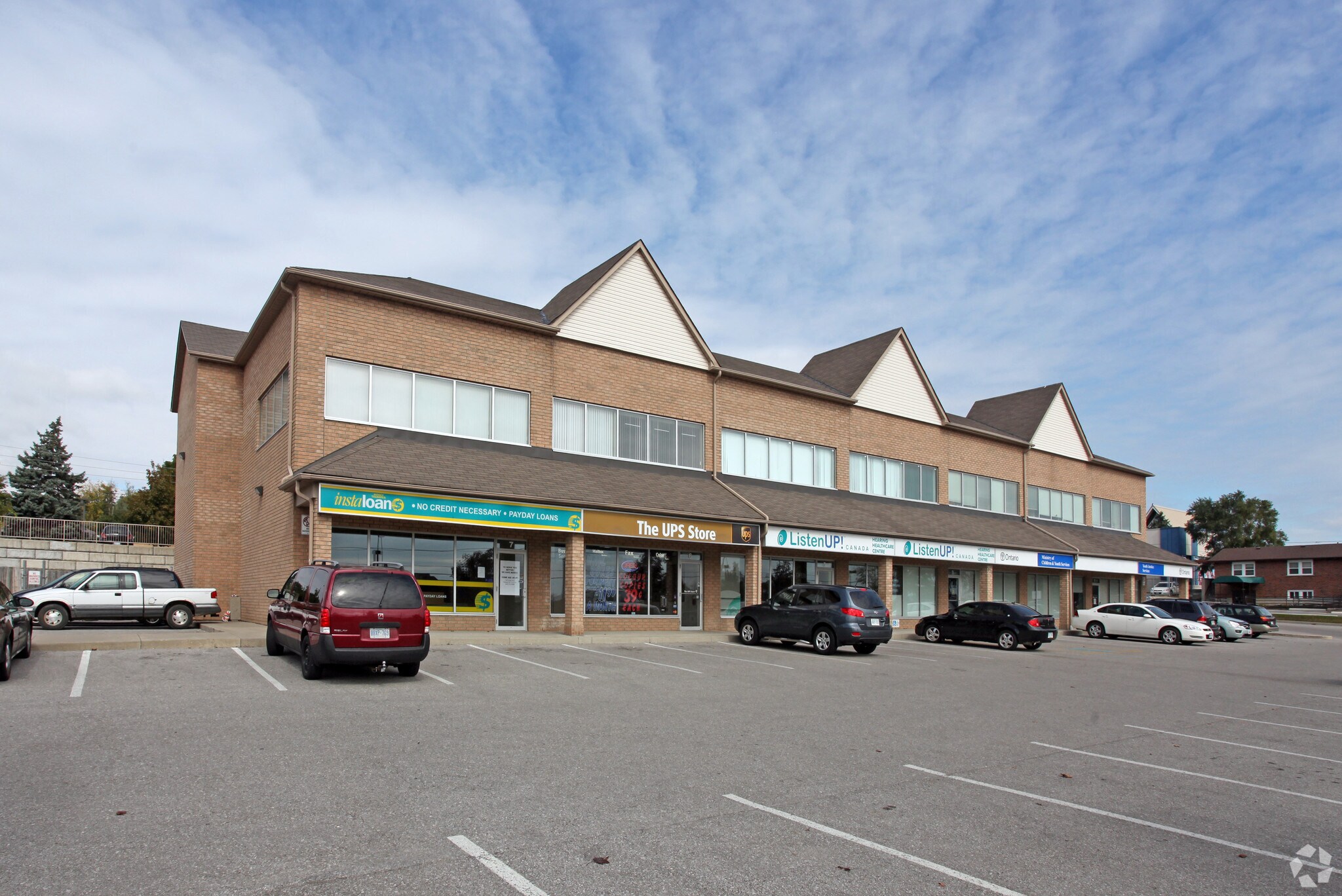 475 Bond St W, Oshawa, ON for sale Primary Photo- Image 1 of 1