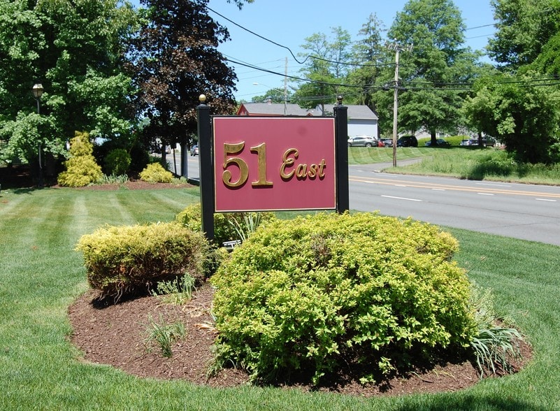 51 E Main St, Avon, CT for lease - Building Photo - Image 3 of 4