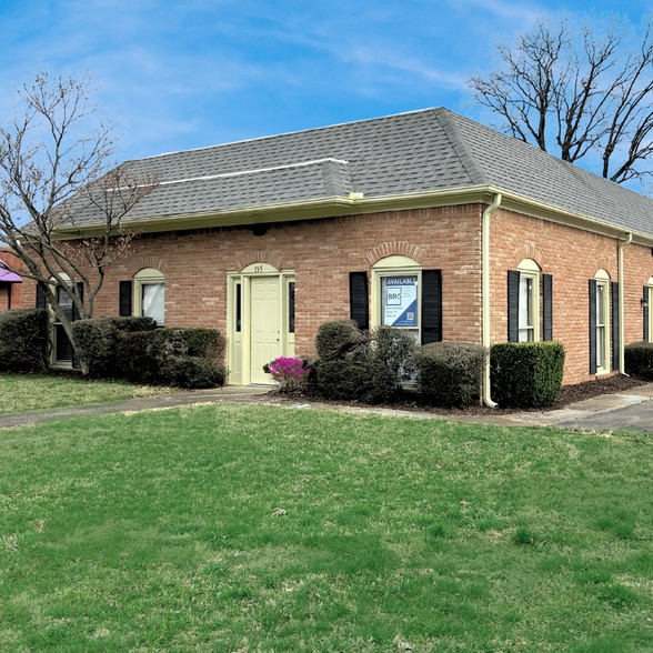 155 Carriage House Dr, Jackson, TN for lease - Building Photo - Image 1 of 2