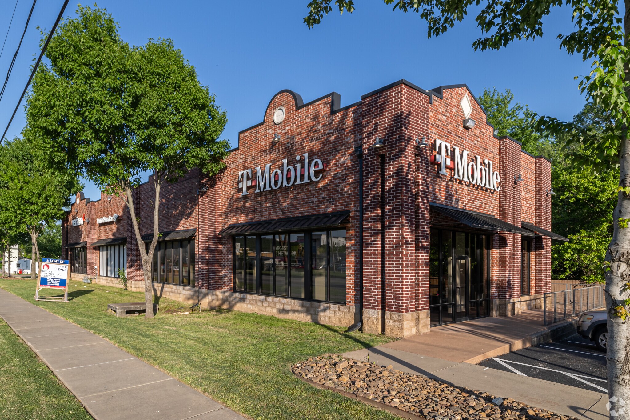 2737 W Martin Luther King Blvd, Fayetteville, AR à vendre Photo principale- Image 1 de 7