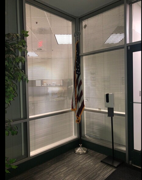 4506 Daly Dr, Chantilly, VA à louer - Photo du bâtiment - Image 2 de 3