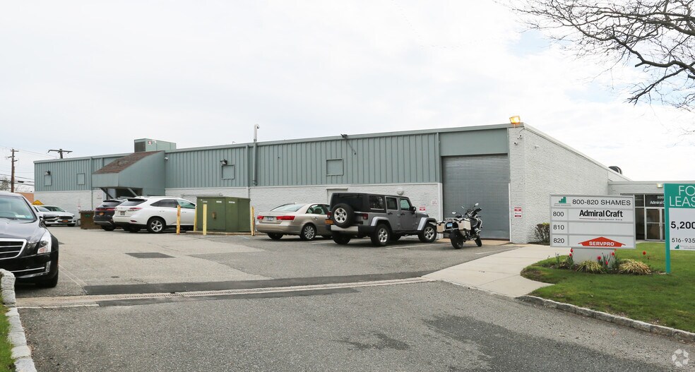 800-820 Shames Dr, Westbury, NY à louer - Photo principale - Image 1 de 14