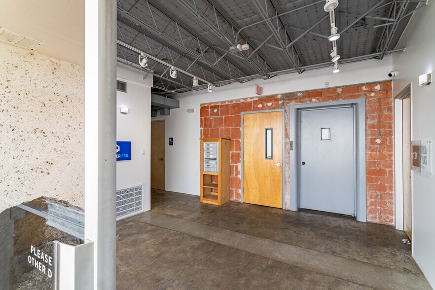 1702 Taylor St, Houston, TX à louer - Photo du bâtiment - Image 2 de 12