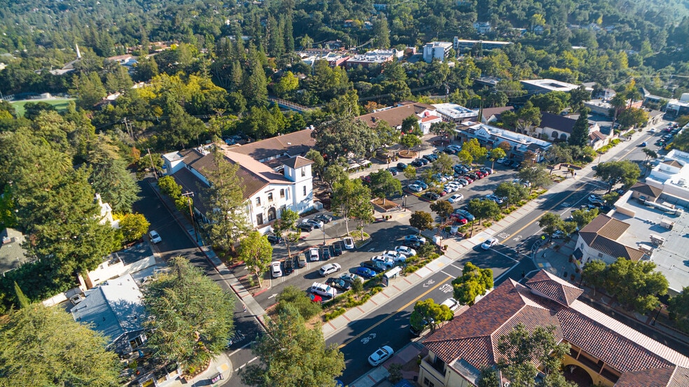 23-50 University Ave, Los Gatos, CA à louer - Photo du bâtiment - Image 3 de 8