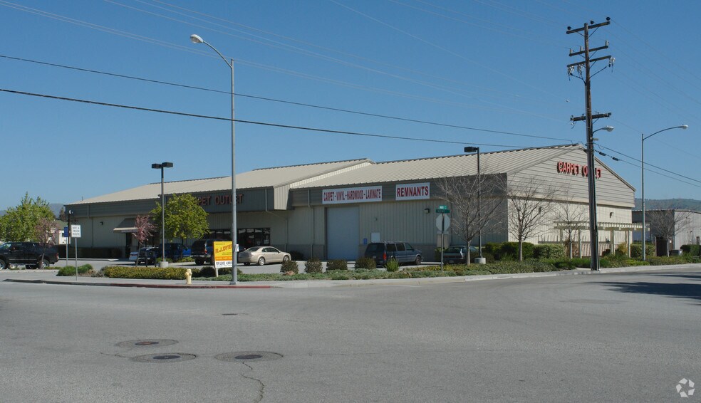 7100 Chestnut St, Gilroy, CA à louer - Photo du bâtiment - Image 3 de 6