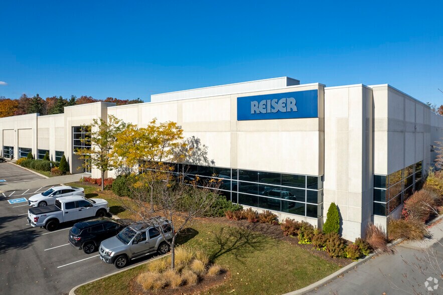 1549 Yorkton Ct, Burlington, ON à louer - Photo du bâtiment - Image 2 de 5