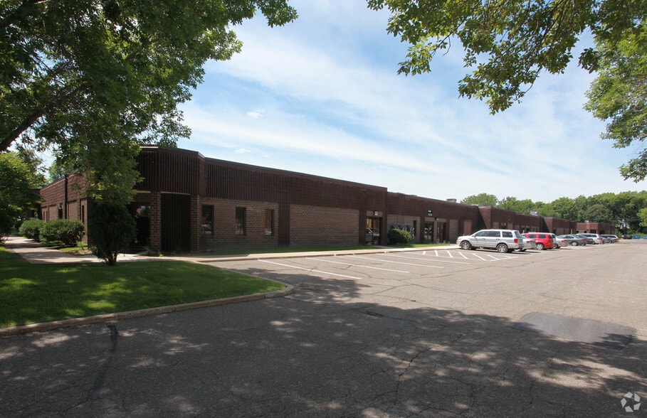 701 Decatur Ave N, Golden Valley, MN for lease - Building Photo - Image 3 of 9