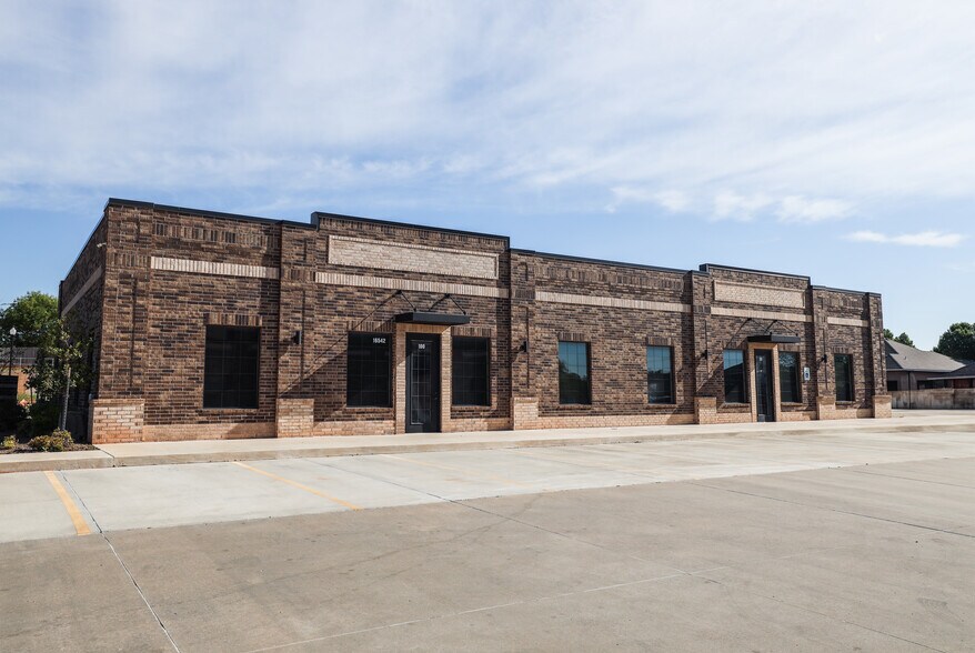 16542 N May Ave, Edmond, OK for lease - Building Photo - Image 2 of 2