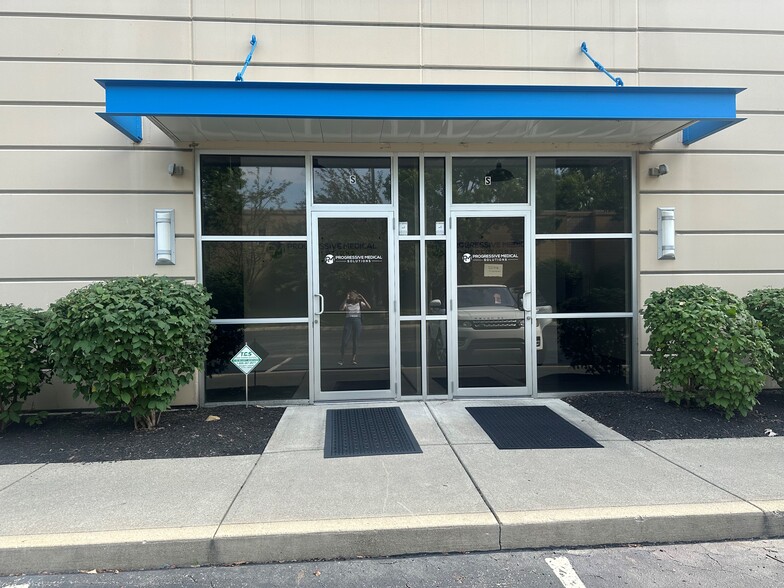653 McCorkle Blvd, Westerville, OH for lease - Building Photo - Image 1 of 8