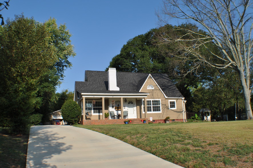 1172 S NC 16 Business Hwy S, Stanley, NC for sale - Building Photo - Image 1 of 1