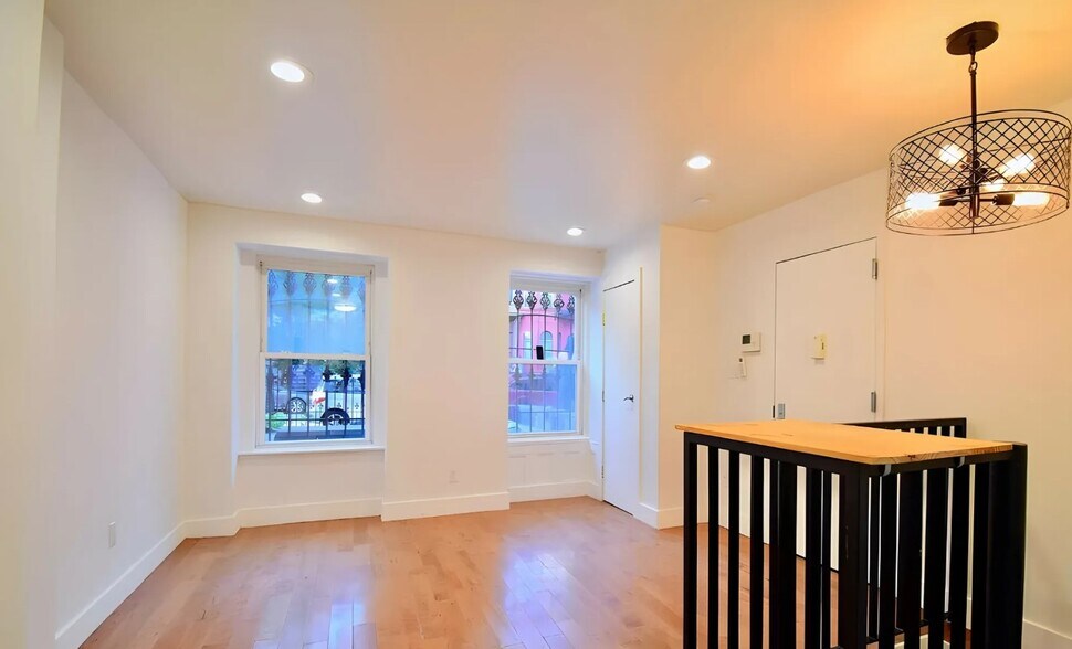 1076 Dean St, Brooklyn, NY à vendre - Photo intérieure - Image 3 de 14