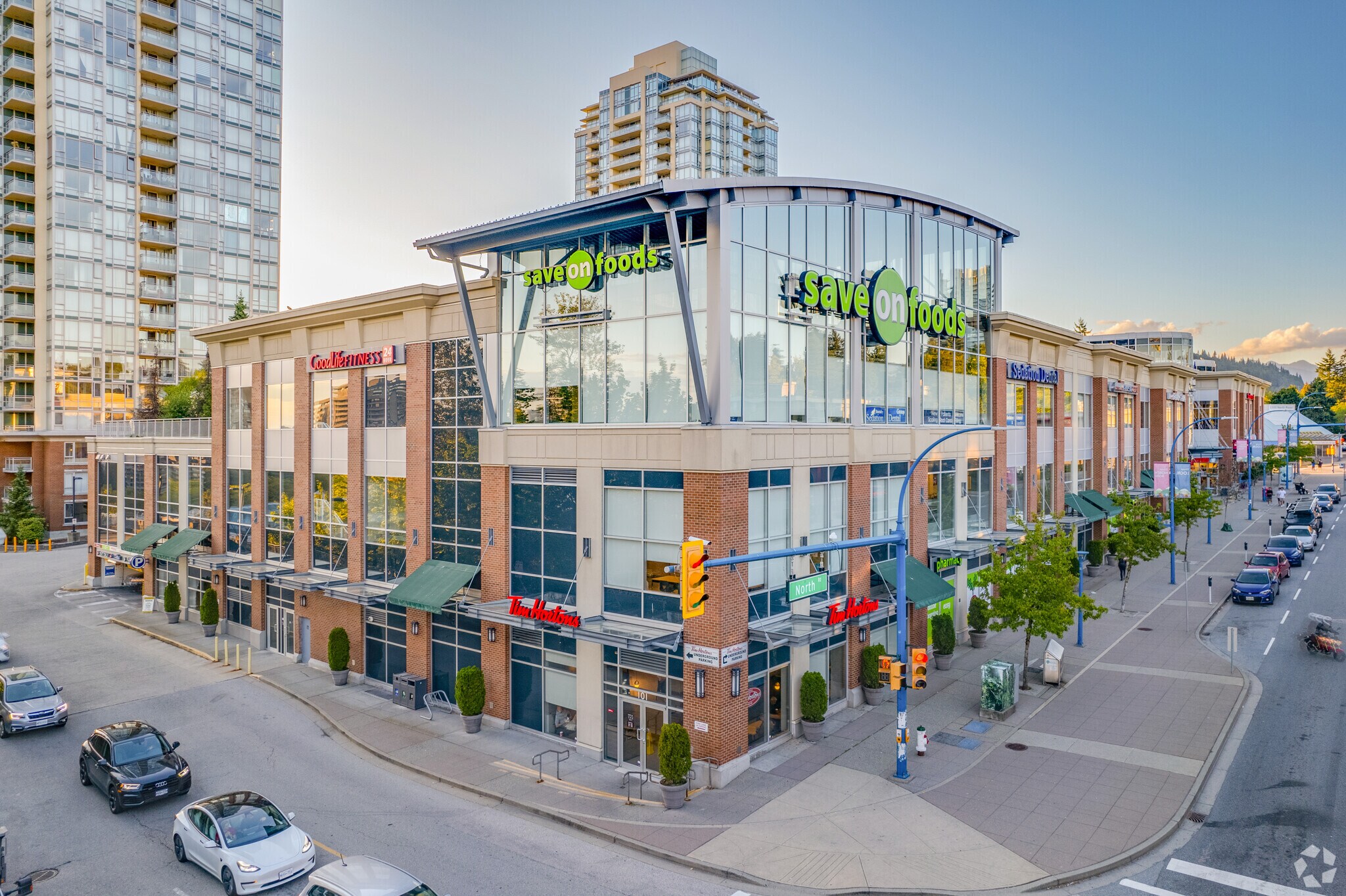 3433 North Rd, Burnaby, BC à louer Photo principale- Image 1 de 6