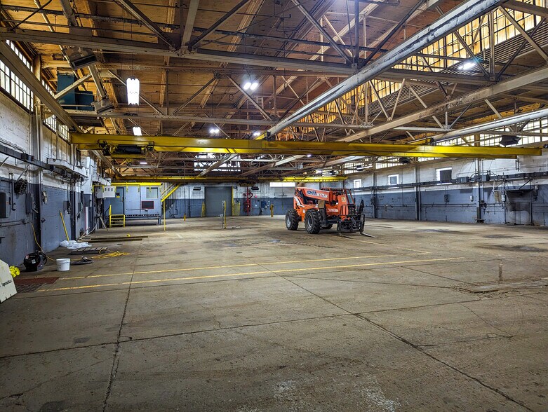 765 Hertel Ave, Buffalo, NY à louer - Photo intérieure - Image 2 de 16