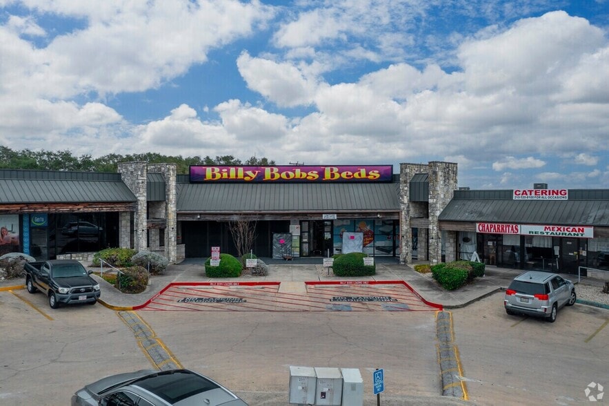 7350 Tezel Rd, San Antonio, TX for lease - Building Photo - Image 2 of 12