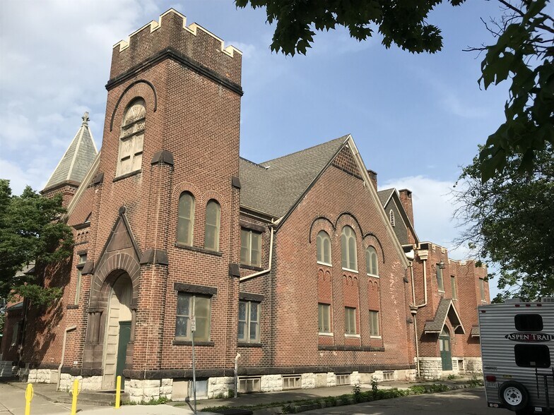433 Oak St, Dayton, OH à vendre - Photo du bâtiment - Image 2 de 25