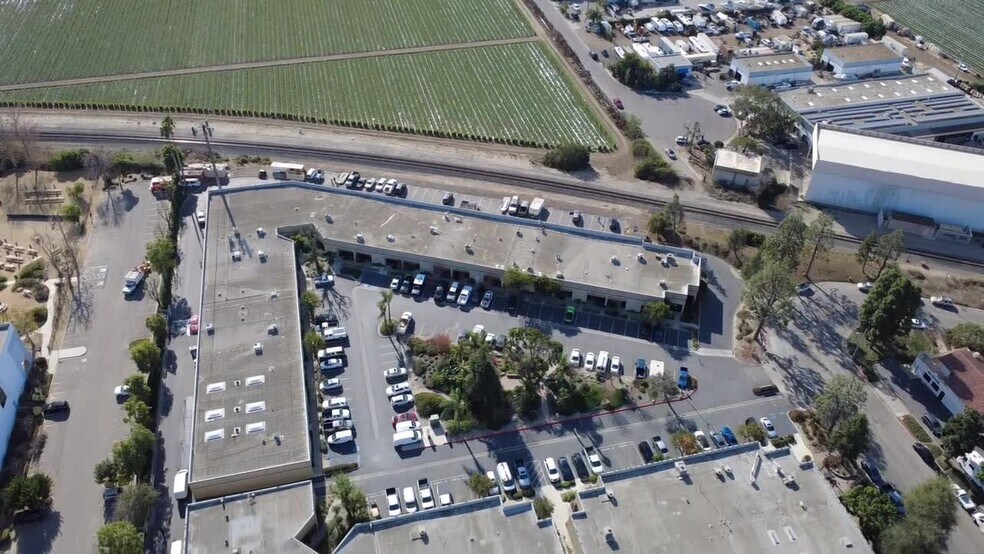 2646 Palma Dr, Ventura, CA à louer - Vidéo sur l’inscription commerciale - Image 2 de 22