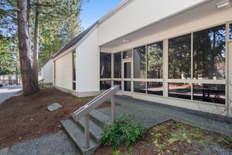 4002-4014 148th Ave NE, Redmond, WA for lease Interior Photo- Image 2 of 18