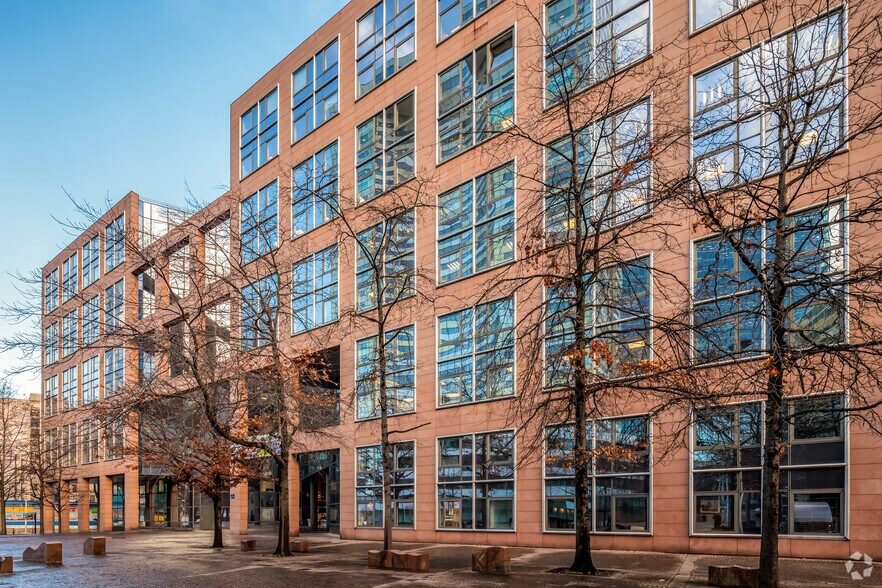 Bureau dans Courbevoie à louer - Photo du bâtiment - Image 3 de 8