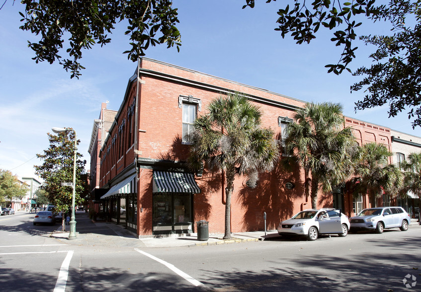 114 Barnard St, Savannah, GA for lease - Building Photo - Image 3 of 8