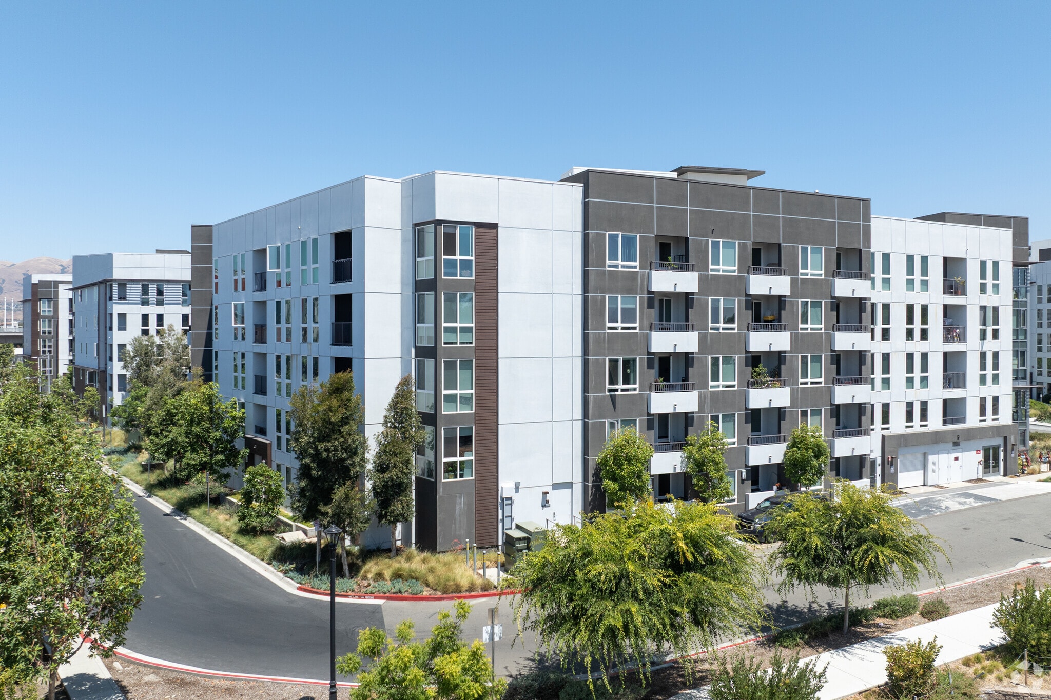 1821 S Milpitas Blvd, Milpitas, CA à louer Photo du bâtiment- Image 1 de 65