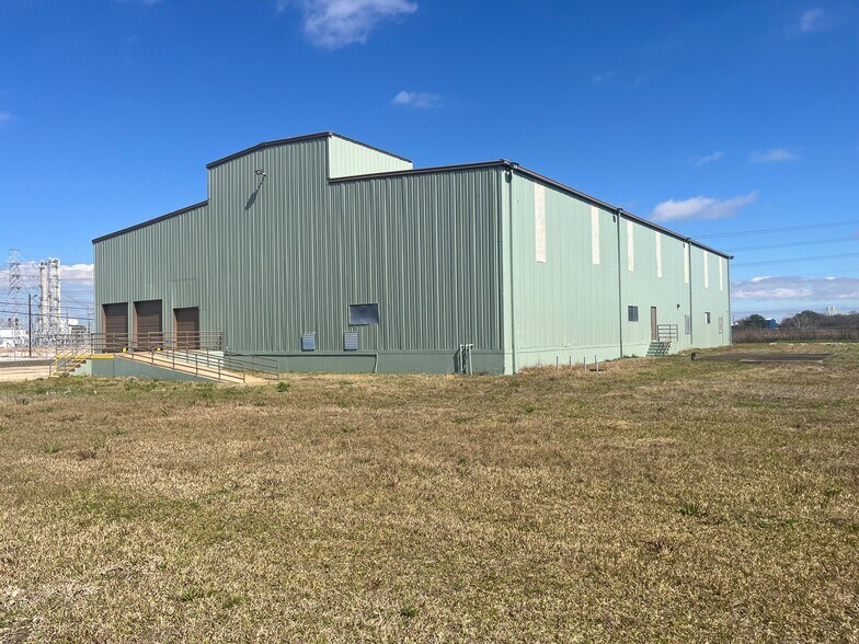11604 Strang Rd, La Porte, TX à louer - Photo du bâtiment - Image 3 de 4