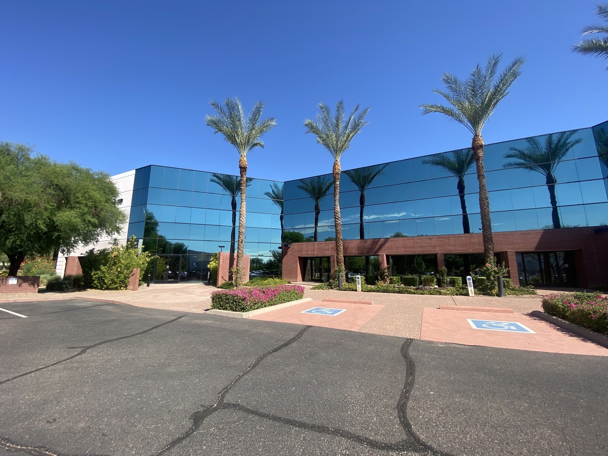 1310 W Drivers Way, Tempe, AZ à louer Photo principale- Image 1 de 11