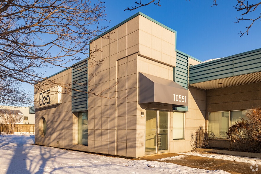 10551 Boul Ray-Lawson, Montréal, QC for lease - Primary Photo - Image 1 of 4