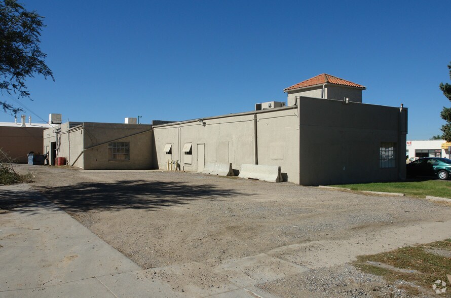9440 E Colfax Ave, Aurora, CO à louer - Photo du bâtiment - Image 2 de 3