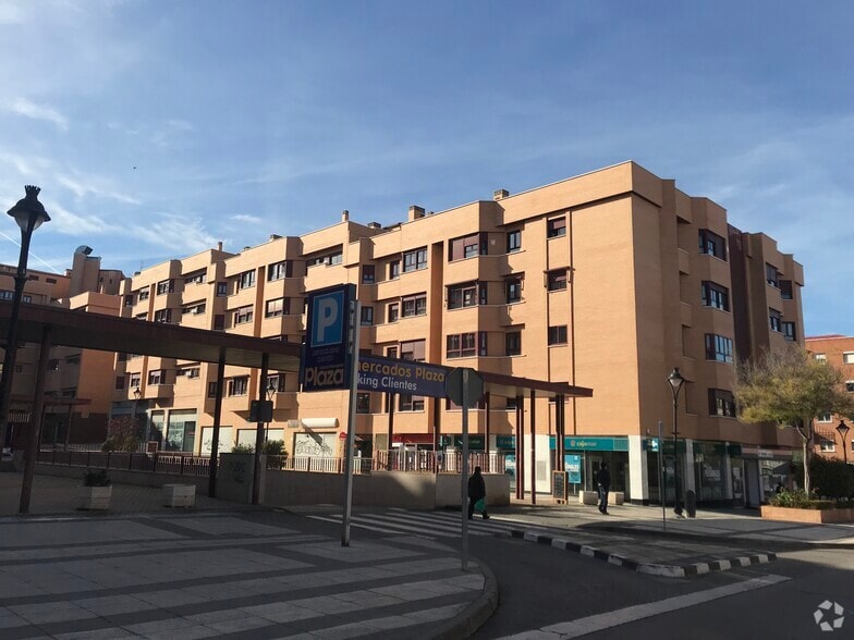 Avenida del Ejército, 17, Arganda del Rey, Madrid à vendre - Photo du bâtiment - Image 3 de 3