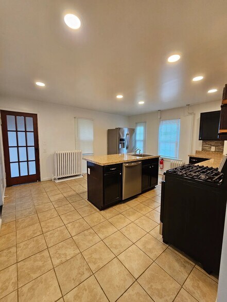 203 Sanford St, Rochester, NY à vendre - Photo du bâtiment - Image 2 de 21