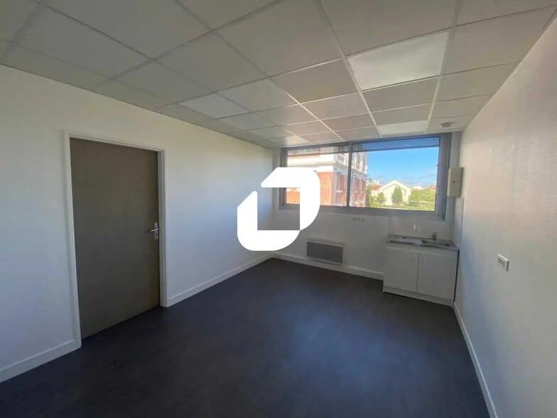 Bureau dans Conflans-Sainte-Honorine à louer - Photo intérieure - Image 2 de 7