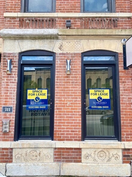 311 W Chicago Ave, Chicago, IL for lease - Building Photo - Image 2 of 3