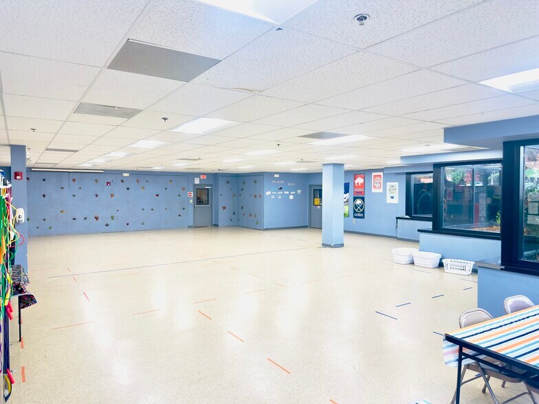 7215 Corporate Ct, Frederick, MD for lease - Building Photo - Image 3 of 20