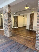 18 Rue Mesnil, Paris for lease Interior Photo- Image 1 of 8