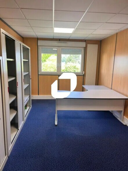 201 Rue Jean Perrin, LA CHAPELLE-D'ARMENTIERES for lease - Building Photo - Image 3 of 9