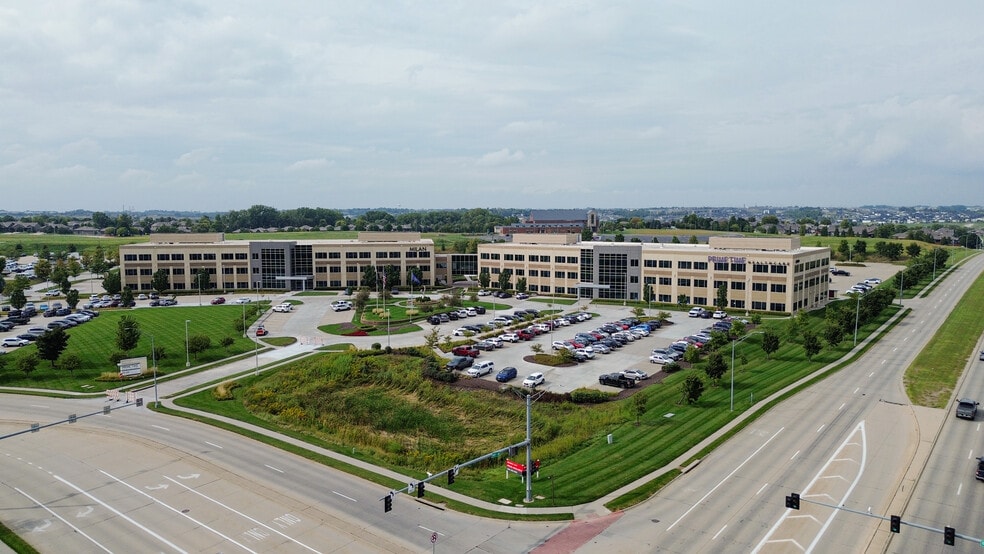 18020 Burt St, Elkhorn, NE for lease - Building Photo - Image 2 of 7