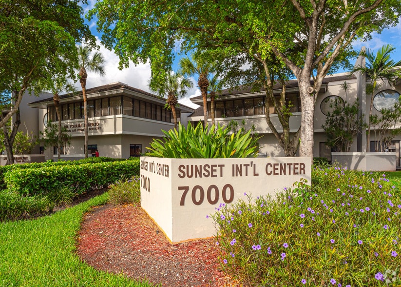 7000 SW 97th Ave, Miami, FL for sale - Primary Photo - Image 1 of 6