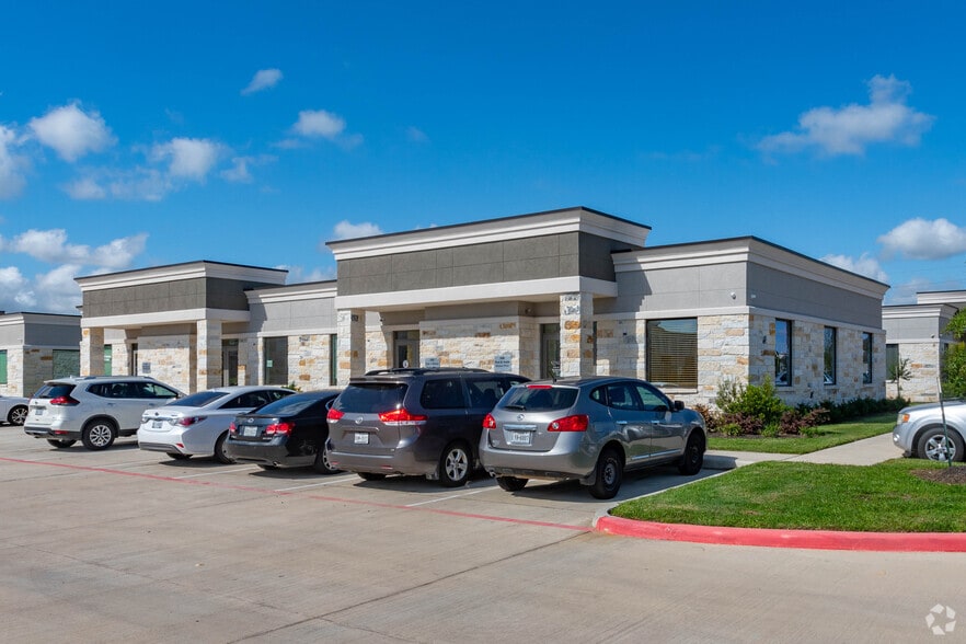 3129 Kingsley Dr, Pearland, TX for lease - Building Photo - Image 2 of 2