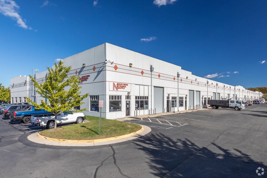 9200-9280 Mike Garcia Dr, Manassas, VA for lease - Primary Photo - Image 1 of 4