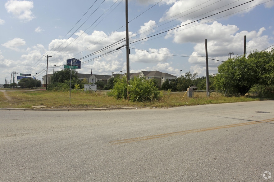 1201 E Saint Elmo Rd, Austin, TX à vendre - Photo du bâtiment - Image 3 de 7