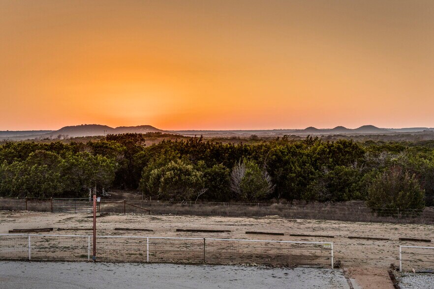 3199 County 2730 Rd, Glen Rose, TX à vendre - Photo du bâtiment - Image 3 de 36