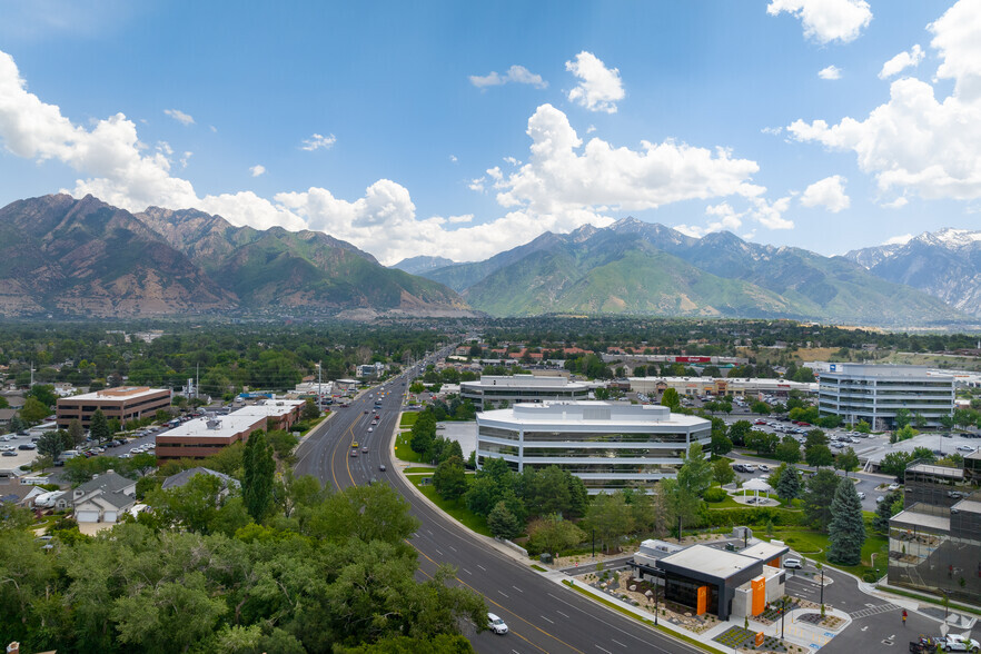 6955-6965 S Union Park Ctr, Cottonwood Heights, UT à louer - Photo du bâtiment - Image 1 de 35