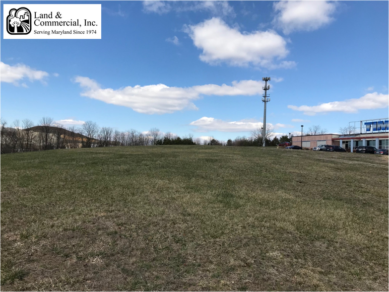 UNDER CONTRACT: 15 AC Industrial w/ BLDG portfolio of 4 properties for sale on LoopNet.ca - Building Photo - Image 3 of 8