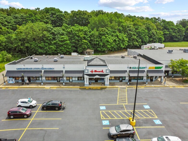 4019 S Main St, Akron, OH à louer - Photo du bâtiment - Image 2 de 7