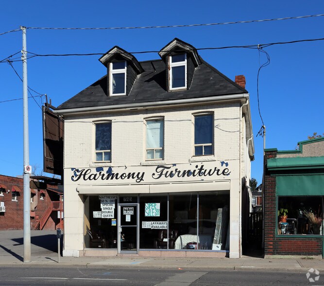 745 Barton St E, Hamilton, ON à vendre - Photo du bâtiment - Image 2 de 14