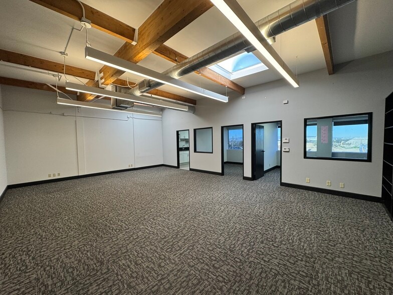 2900 Orange Ave, Signal Hill, CA for lease - Interior Photo - Image 1 of 28