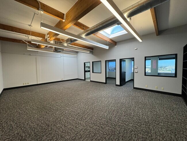More details for 2900 Orange Ave, Signal Hill, CA - Office, Flex for Lease