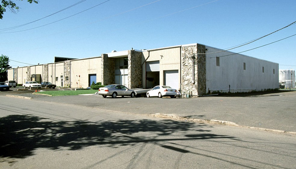 62-64 Grant Ave, Carteret, NJ for lease - Building Photo - Image 2 of 4